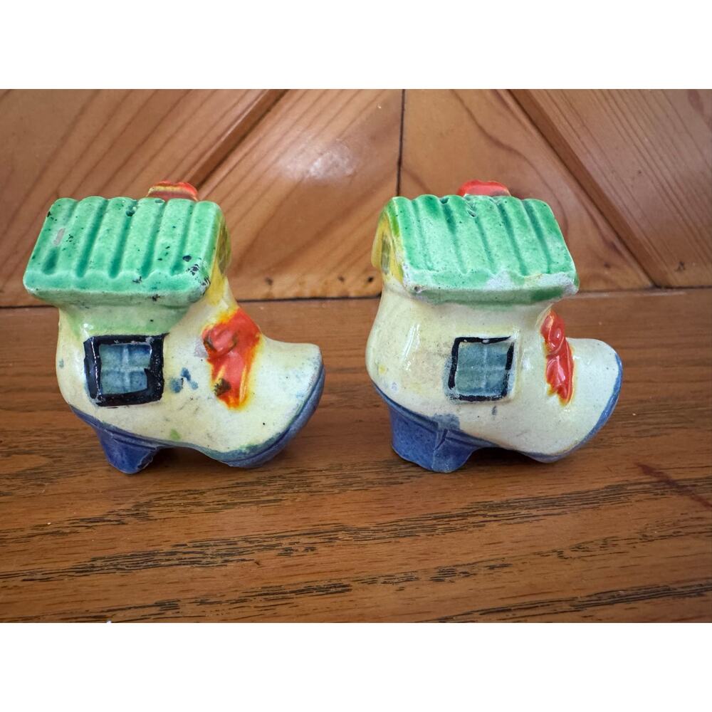 Vintage Japan Old Mother Hubbard Shoe Salt & Pepper Shakers MCM - Picture 2 of 8